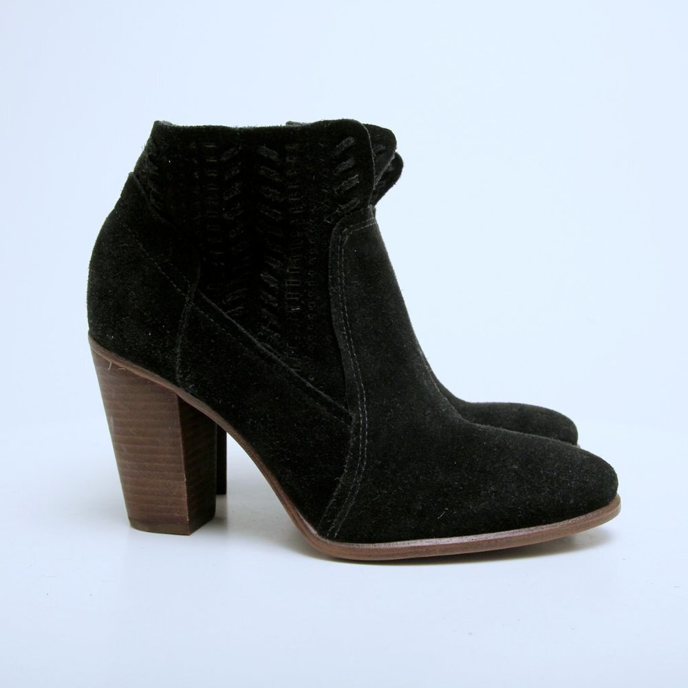 Vince Camuto Fenyia Suede Side Zip Heeled Ankle Booties Black Women Size 7.5